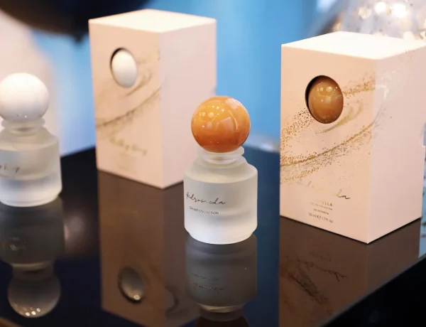 Perfumy damskie, które uwodzą – 5 hipnotyzujących zapachów dla pewnych siebie kobiet