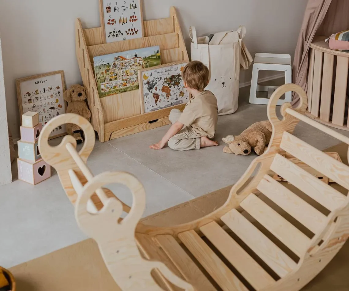 meble Montessori do pokoju niemowlaka woodforkids.pl 